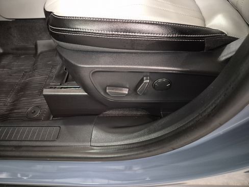 Certified 2025 Ford Escape SE w/ PHEV Premium Package image 12