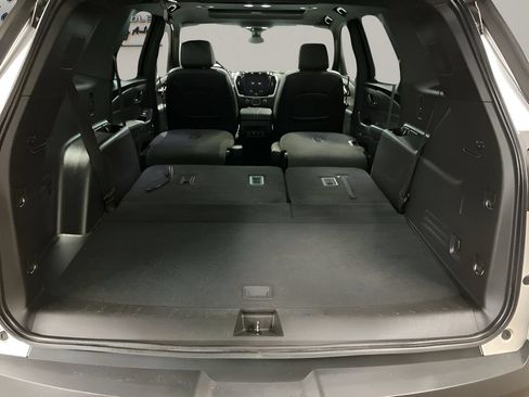 Used 2022 Chevrolet Traverse RS w/ LPO, "Hit The Road" Package AWD/4WD image 28