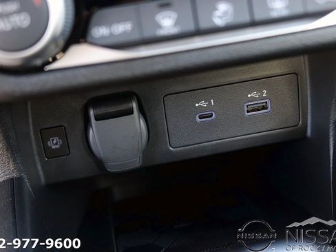 New 2025 Nissan Versa SR image 20