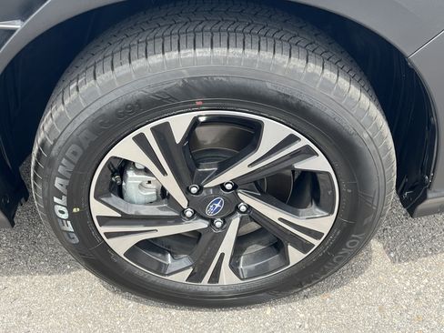 Used 2025 Subaru Crosstrek 2.5i Premium AWD/4WD image 27