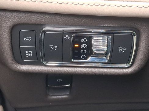 Used 2021 Lincoln Nautilus Reserve image 26