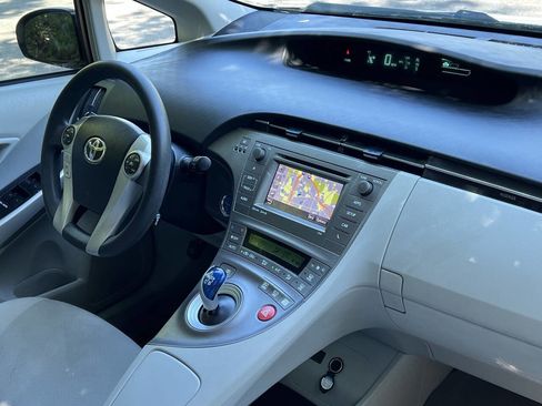 Used 2015 Toyota Prius Three w/ Solar Roof Package FWD image 26