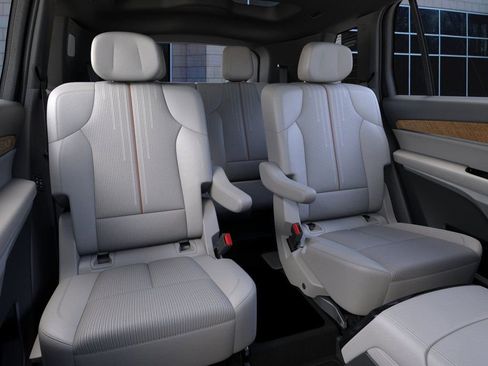 New 2026 Cadillac Vistiq Sport image 17