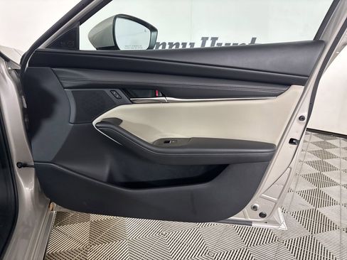 Used 2025 MAZDA MAZDA3 s image 28