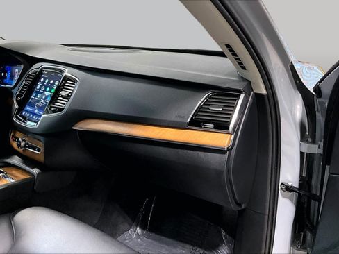 Certified 2024 Volvo XC90 B6 Plus w/ Protection Package Premier AWD/4WD image 18