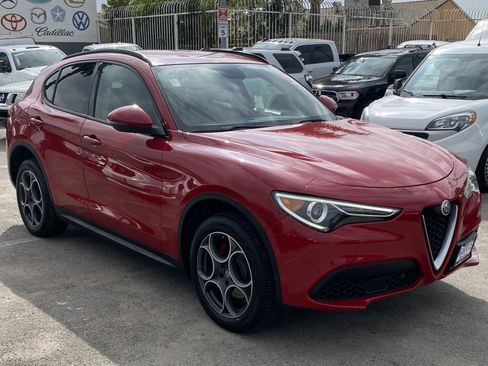 Used 2018 Alfa Romeo Stelvio Sport w/ Quick Order Package 22J Sport image 4