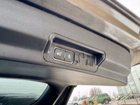 Certified 2020 Ford Explorer Platinum w/ Premium Technology Package image 19