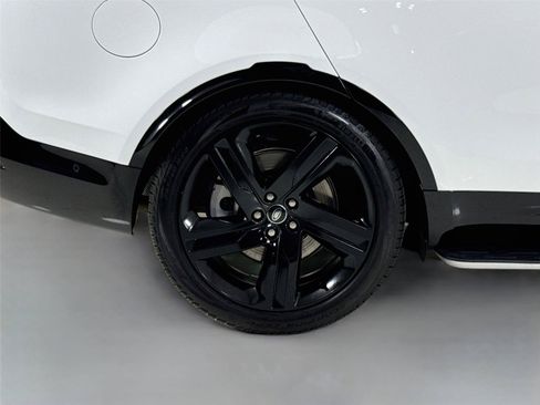 Used 2025 Land Rover Discovery Dynamic SE AWD/4WD image 39