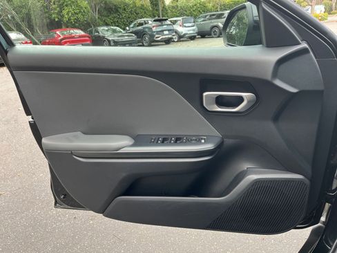 Used 2025 Kia K4 LXS image 18