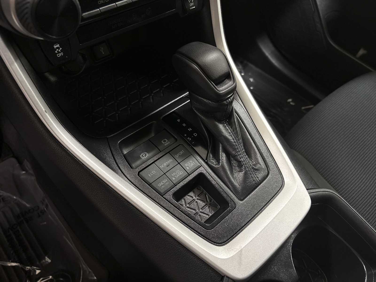 Certified 2021 Toyota RAV4 LE AWD/4WD image 22