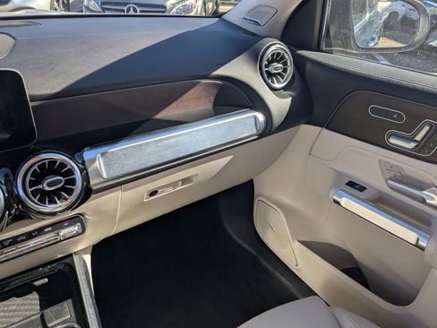 Certified 2021 Mercedes-Benz GLB 250 4MATIC w/ Premium Package image 4