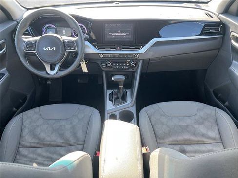 Used 2022 Kia Niro LX image 19