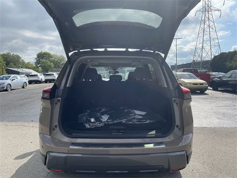 Certified 2025 Nissan Rogue SL w/ Tech Package image 15