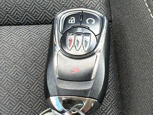 Used 2025 Buick Encore GX Preferred FWD image 23