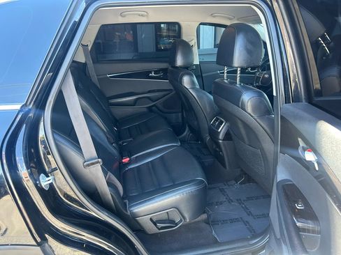 Used 2019 Kia Sorento EX FWD image 23