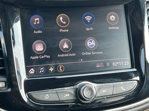 Used 2020 Chevrolet Trax LT w/ LT Convenience Package FWD image 9
