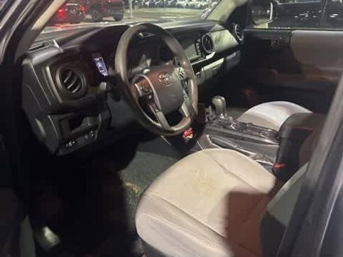 Used 2019 Toyota Tacoma SR image 3