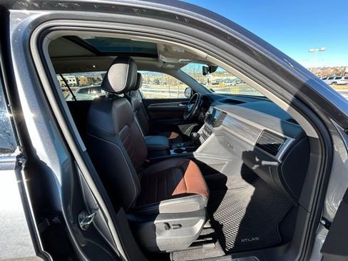 Used 2021 Volkswagen Atlas SEL Premium image 30