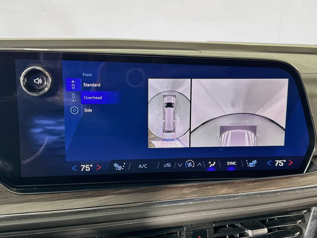Used 2025 Chevrolet Suburban Z71 AWD/4WD image 41