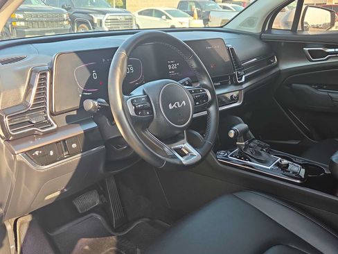 Used 2025 Kia Sportage EX FWD image 10