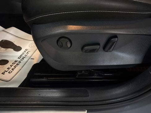 Certified 2022 Volkswagen Taos SE w/ IQ.Drive SE Package image 20