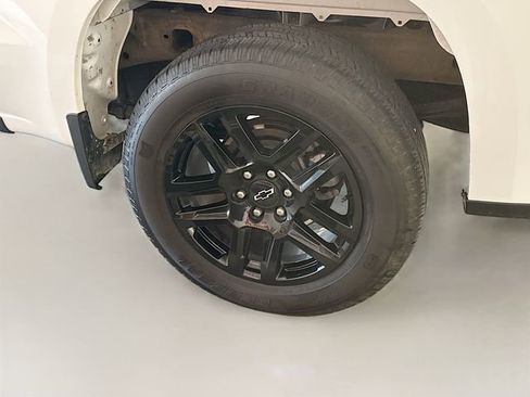 Used 2024 Chevrolet Silverado 1500 Custom AWD/4WD image 29