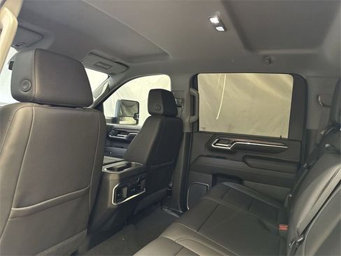 Used 2024 GMC Sierra 2500 SLT w/ SLT Premium Package image 13
