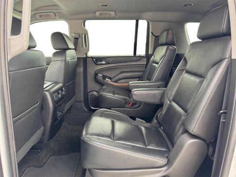 Used 2018 Chevrolet Suburban Premier image 19