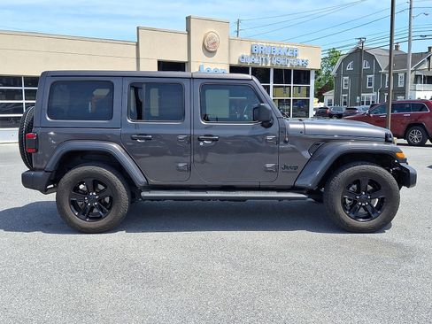 Used 2021 Jeep Wrangler Unlimited Sahara AWD/4WD image 8