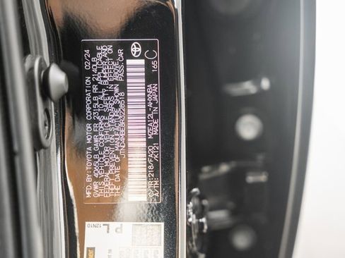 Used 2024 Toyota Corolla SE image 37