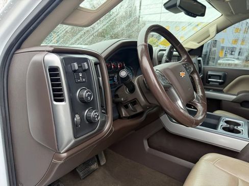 Used 2018 Chevrolet Silverado 1500 LTZ Z71 w/ LTZ Plus Package AWD/4WD image 15