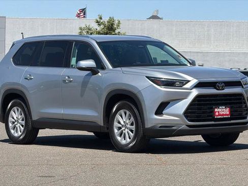 Certified 2024 Toyota Grand Highlander AWD image 5