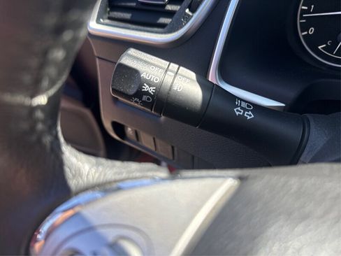 Used 2015 Nissan Murano SV image 37