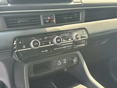Used 2023 Honda Pilot Touring image 20