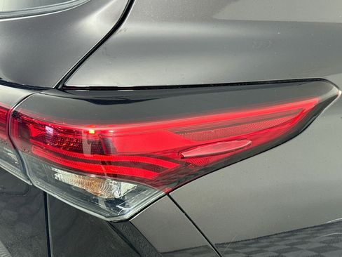 Used 2022 Toyota Highlander Limited FWD image 32