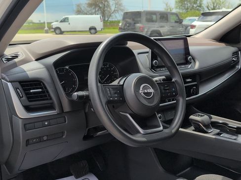 Used 2023 Nissan Rogue SV AWD/4WD image 17
