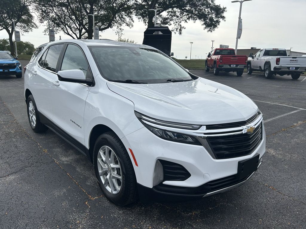 Used 2023 Chevrolet Equinox LT AWD/4WD image 3