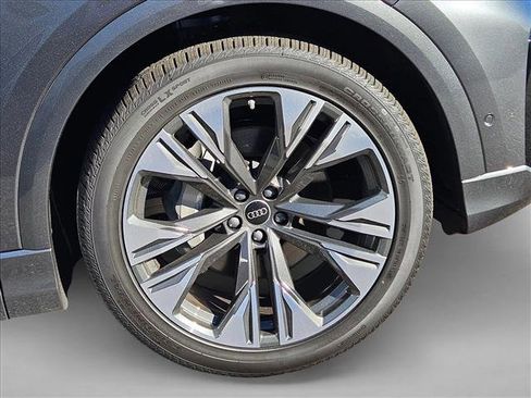 New 2026 Audi Q8 Prestige image 10