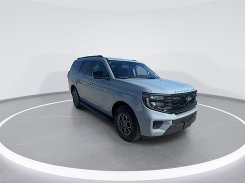 Certified 2025 Ford Expedition Active image 2