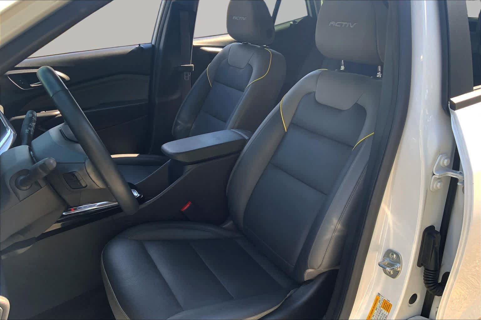 Used 2024 Chevrolet Trax ACTIV w/ Sunroof Package FWD image 8