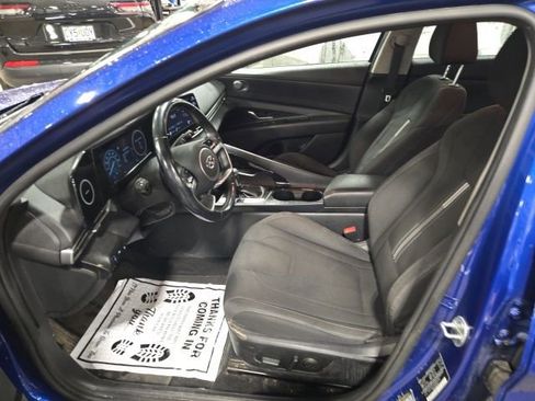 Used 2021 Hyundai Elantra SEL w/ Convenience + Premium Package image 14