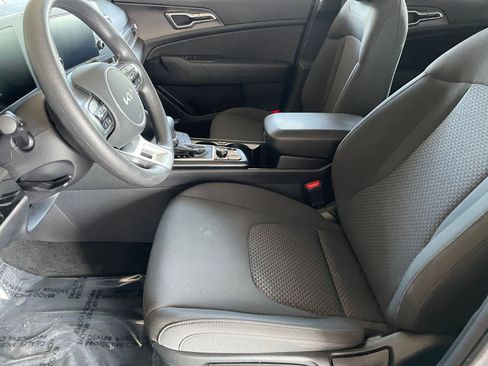 Used 2025 Kia Sportage LX image 25