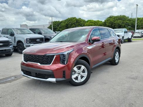 Used 2024 Kia Sorento LX FWD image 1