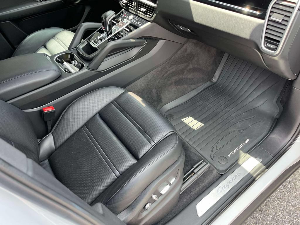 Used 2021 Porsche Cayenne AWD/4WD image 22