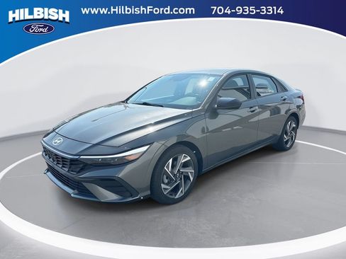 Used 2025 Hyundai Elantra Sport FWD image 1