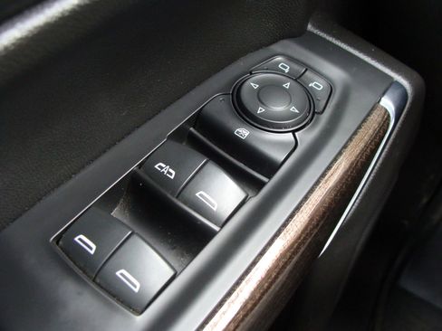 Used 2021 Chevrolet Silverado 1500 LT image 25