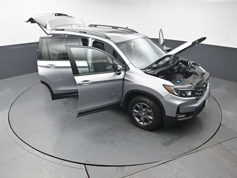 Certified 2024 Honda Passport TrailSport image 53
