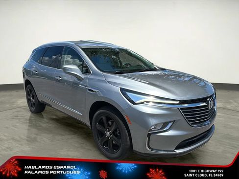 Used 2023 Buick Enclave Essence FWD image 9