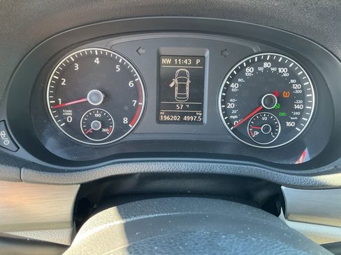 Used 2014 Volkswagen Passat 2.5 SE image 10
