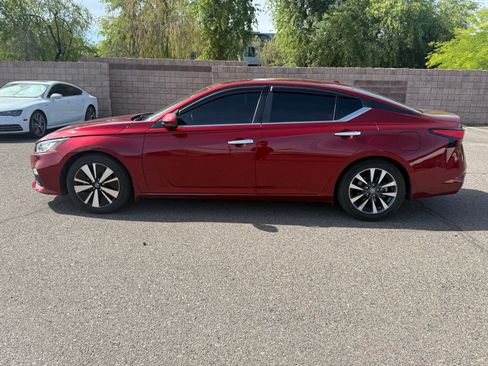 Used 2021 Nissan Altima 2.5 SV w/ SV Premium Package FWD image 8